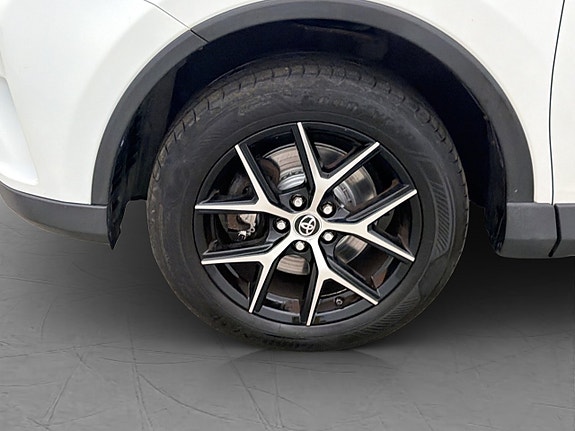 Toyota RAV4 25 of 28