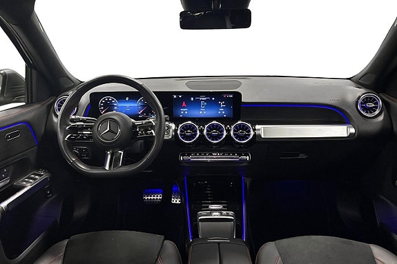 Mercedes-Benz GLB200 9 of 17