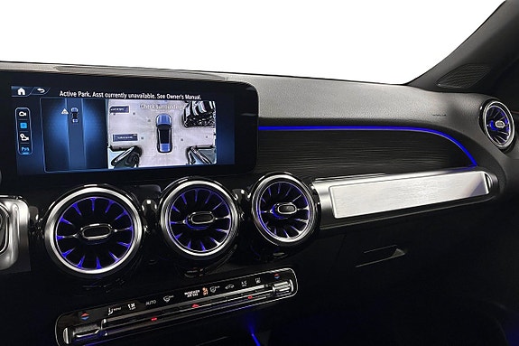 Mercedes-Benz GLB200 13 of 17