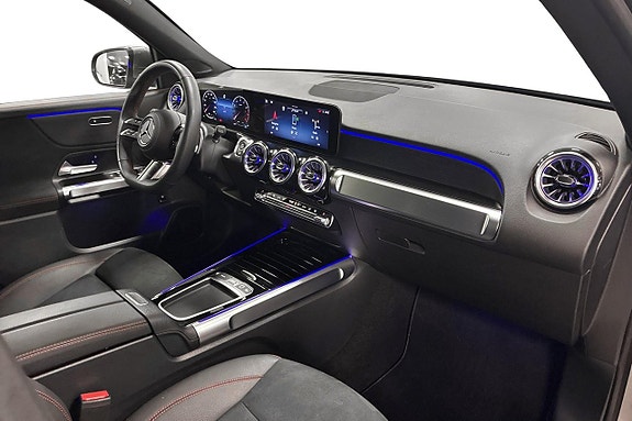 Mercedes-Benz GLB200 11 of 17