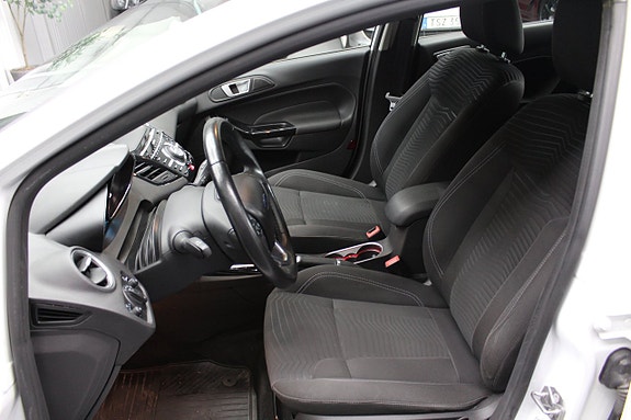 Ford Fiesta 8 of 14