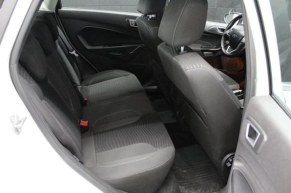 Ford Fiesta 12 of 14