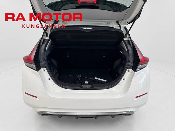 Nissan Leaf 18 of 23