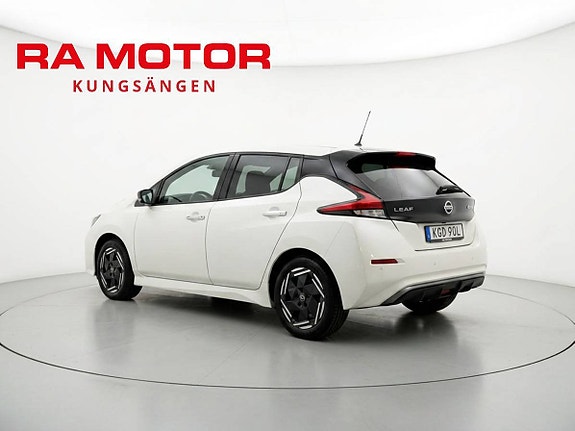 Nissan Leaf 4 of 23