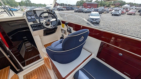 Aquador 23 HT -2011. Volvo Penta D3-200. Bogpropeller! 11 of 14