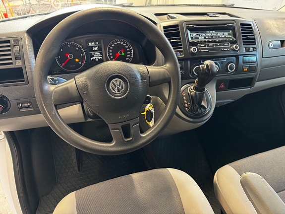 Volkswagen Transporter 9 of 22