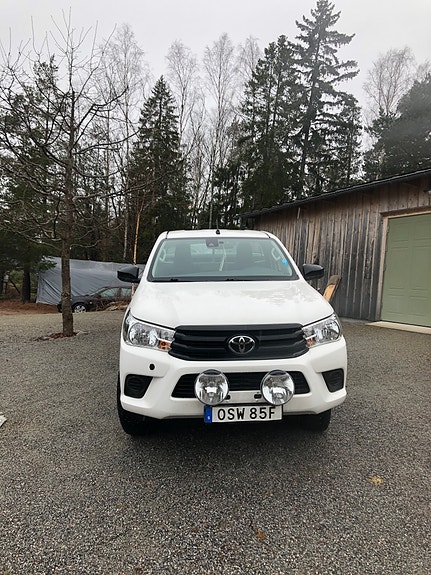 Toyota HiLux 6 of 8