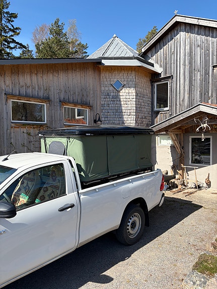 Toyota HiLux 3 of 8