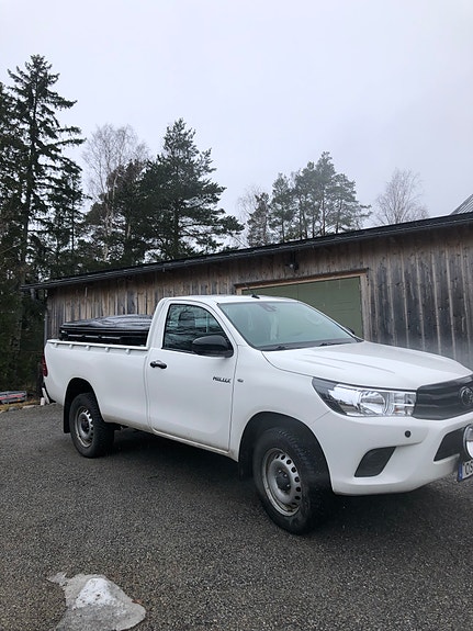 Toyota HiLux 8 of 8