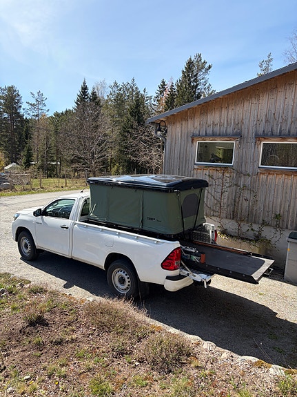 Toyota HiLux 4 of 8