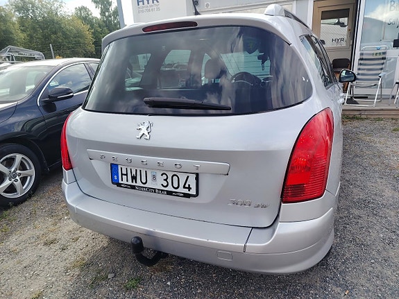 Peugeot 308 SW 4 of 14