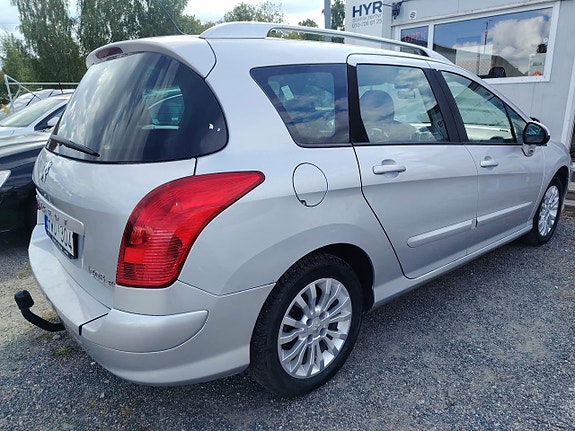 Peugeot 308 SW 8 of 14