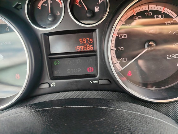 Peugeot 308 SW 12 of 14