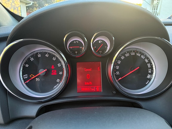 Opel Astra 8 of 9