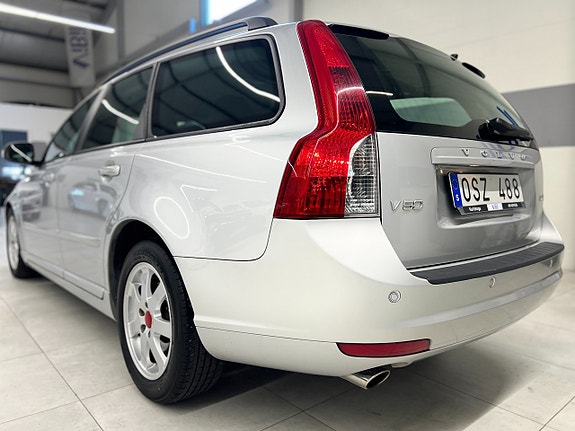 Volvo V50 4 of 21