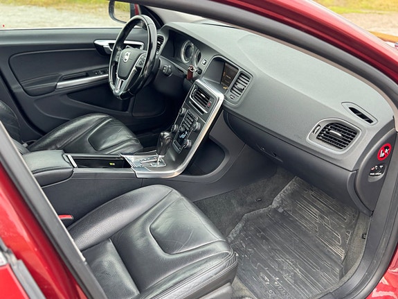 Volvo V60 10 of 24