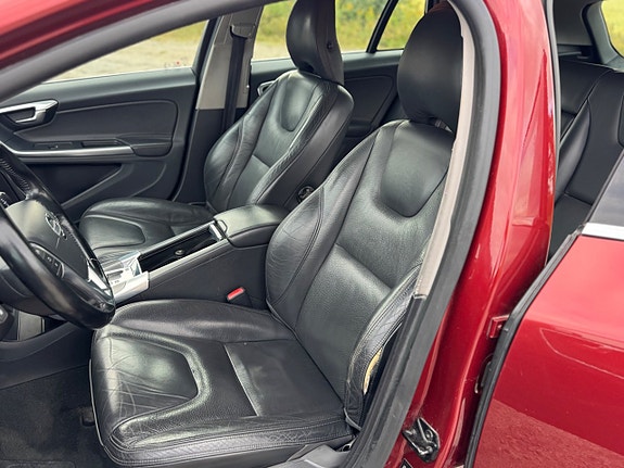 Volvo V60 4 of 24
