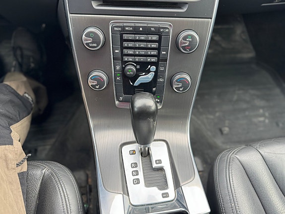 Volvo V60 8 of 24