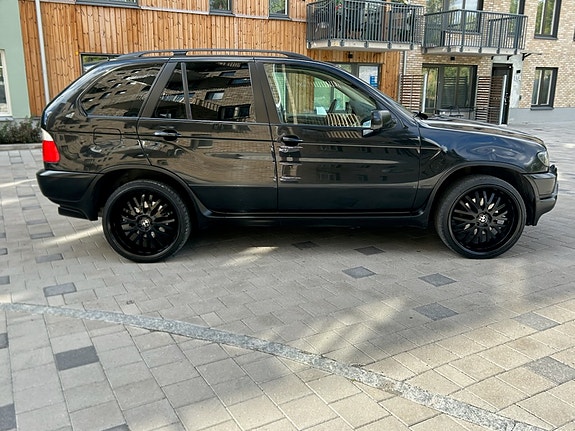 BMW X5 2 of 10