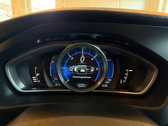 Volvo V40 25 of 28