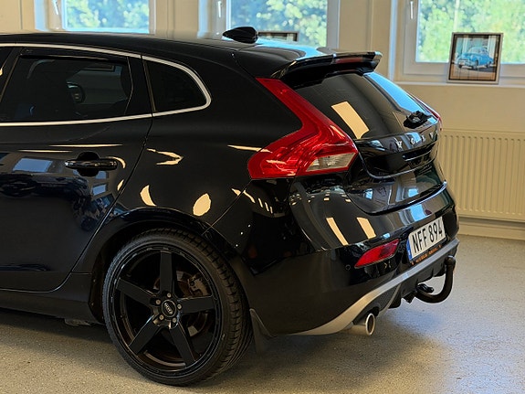 Volvo V40 11 of 28
