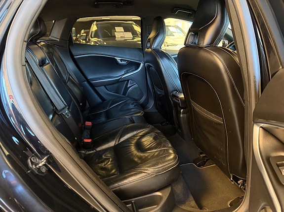 Volvo V40 18 of 28
