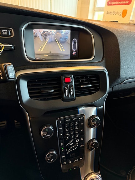 Volvo V40 21 of 28