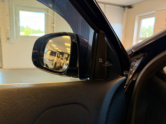Volvo V40 27 of 28