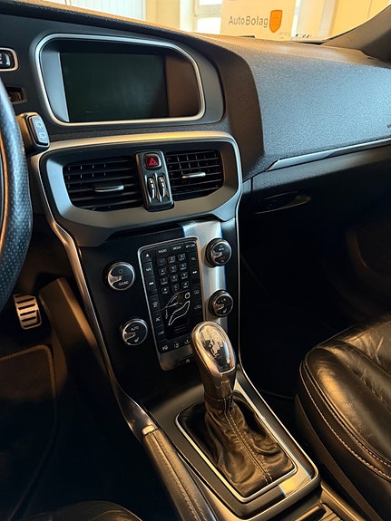 Volvo V40 23 of 28