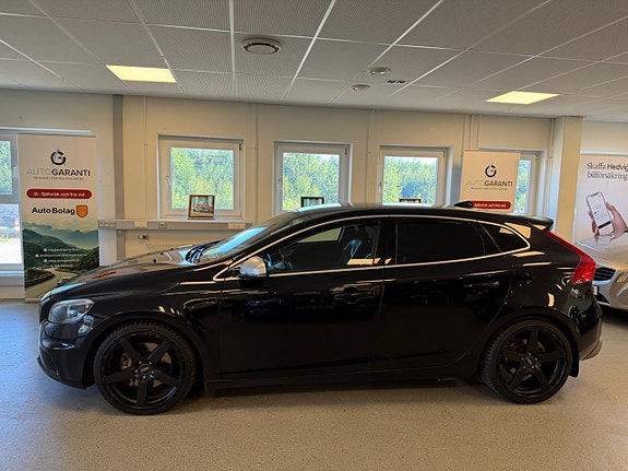 Volvo V40 6 of 28