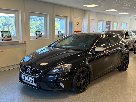 Volvo V40 5 of 28