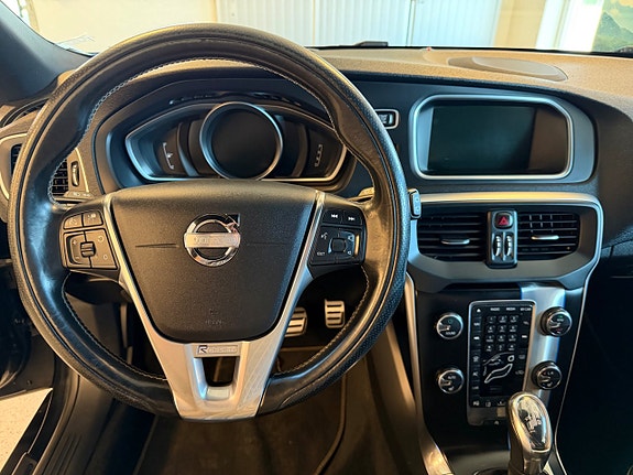 Volvo V40 13 of 28