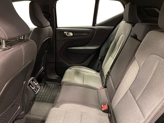 Volvo XC40 6 of 14