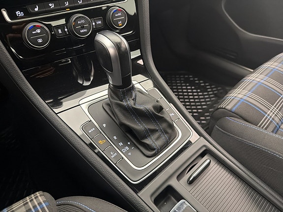 Volkswagen Golf I 24 of 30
