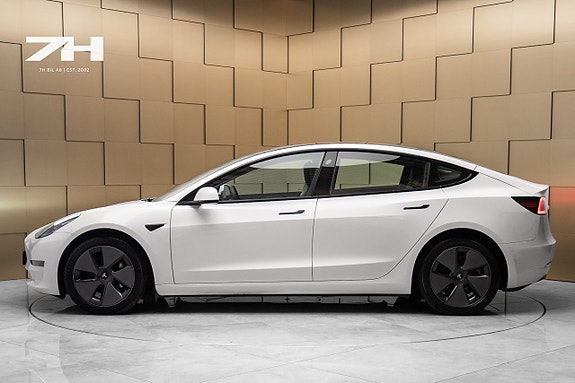 Tesla Model 3 2 of 17