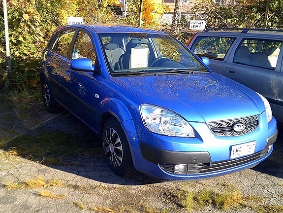Kia Rio 2 of 3