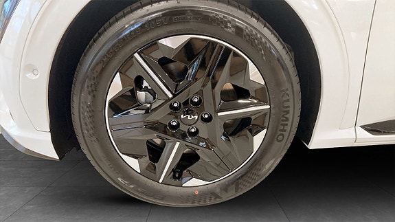 Kia EV6 9 of 19