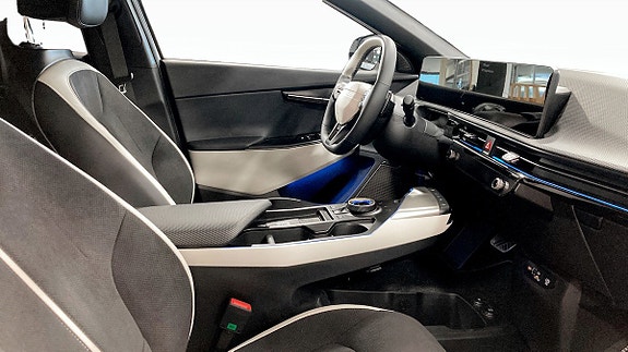 Kia EV6 3 of 19