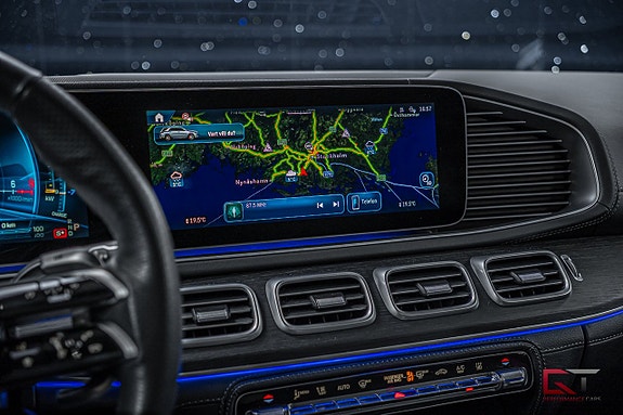 Mercedes-Benz GLE53 13 of 21