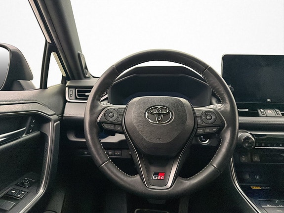 Toyota RAV4 10 of 29