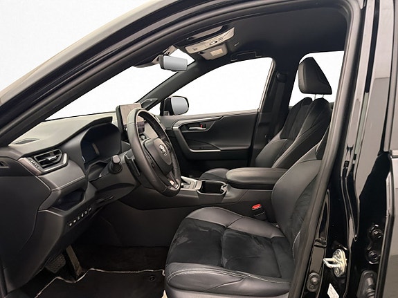 Toyota RAV4 11 of 29