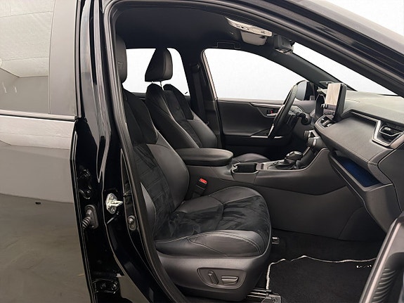 Toyota RAV4 9 of 29