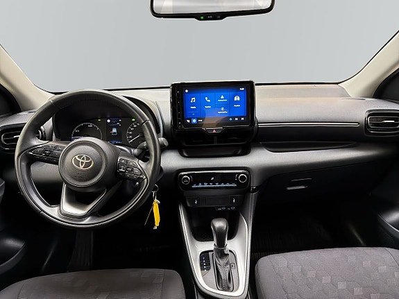 Toyota Yaris 8 of 13