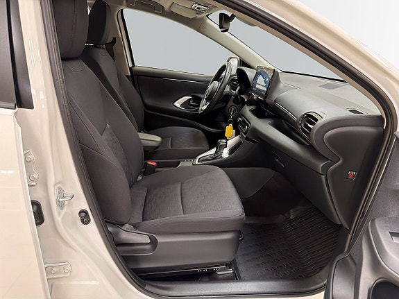 Toyota Yaris 6 of 13
