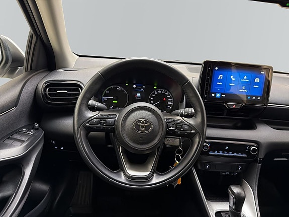 Toyota Yaris 9 of 13