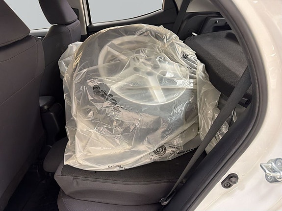 Toyota Yaris 7 of 13