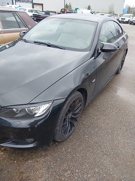 BMW 330xd 3 of 7