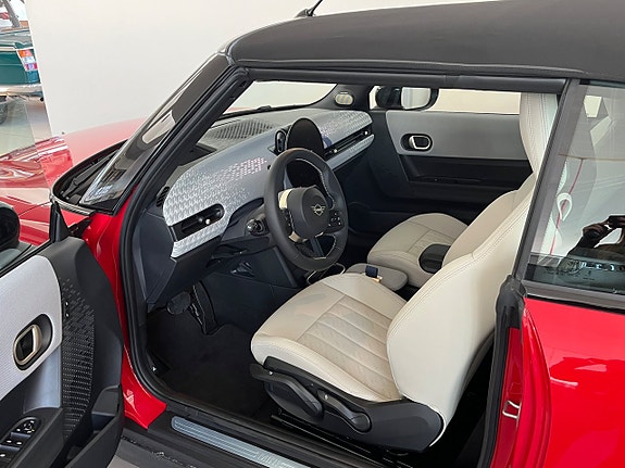 MINI Cooper C 7 of 15