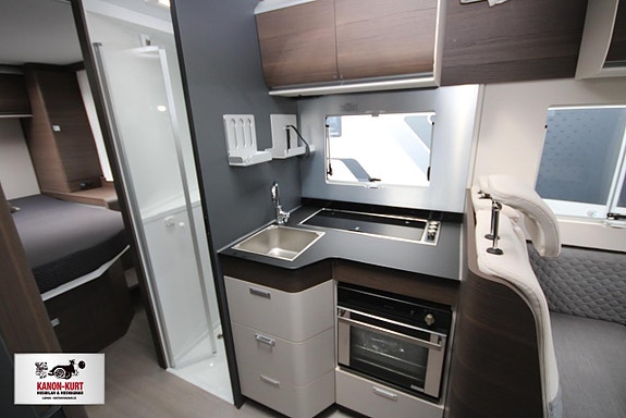 Adria Matrix Supreme 670 SC 9 of 15