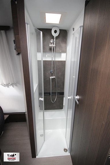 Adria Matrix Supreme 670 SC 13 of 15